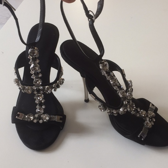 BCBG Shoes - BCBG black heels